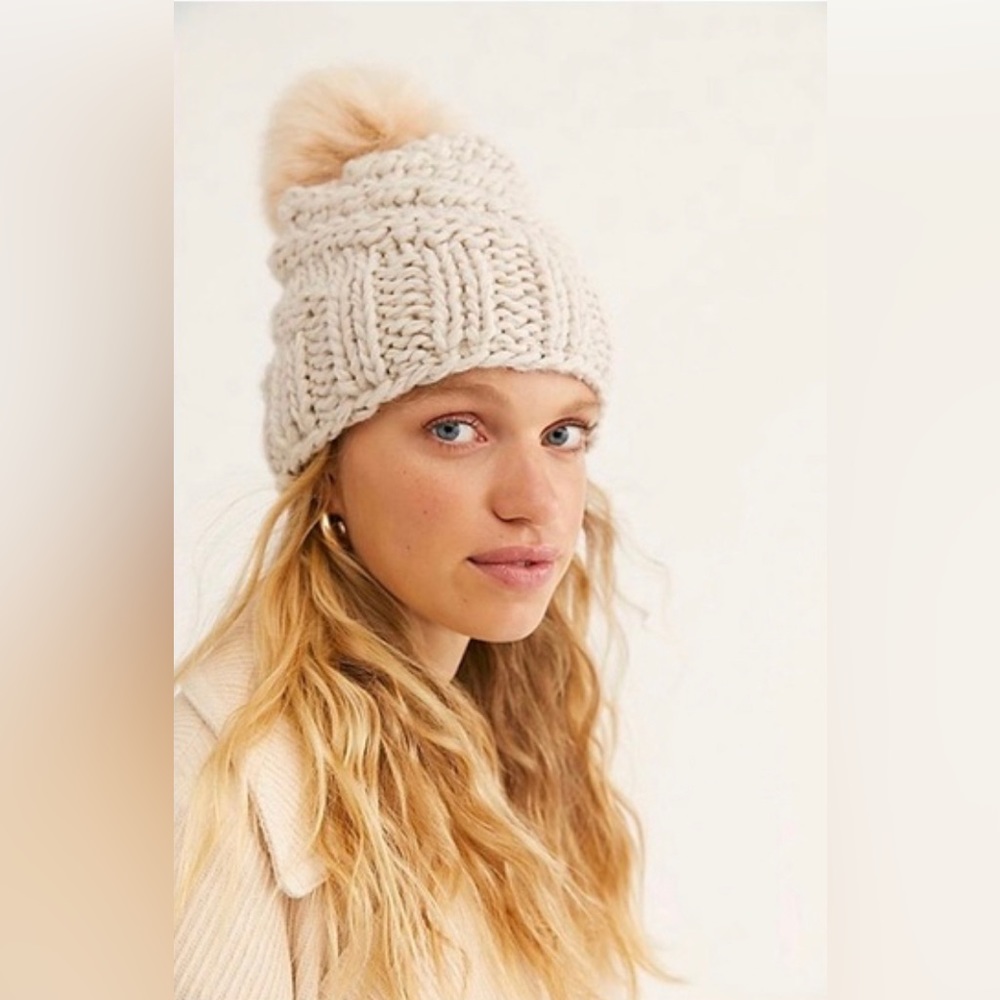 Free People High Line Pom Beanie - pistachio shell